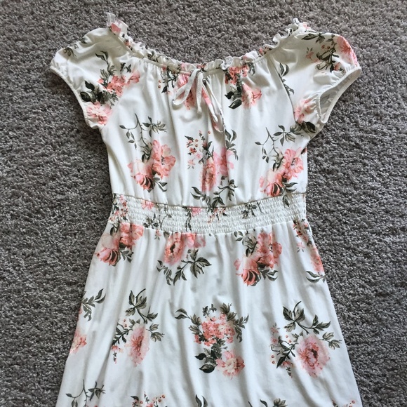 Ardene Super Soft Dress Cream Floral Size Medium - Picture 1 of 4